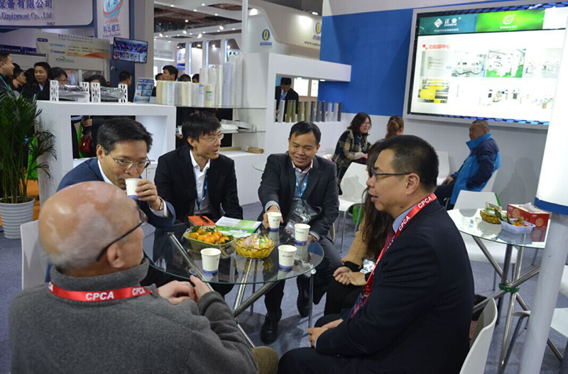 公司領(lǐng)導洽談業(yè)務(wù)合作 公司領(lǐng)導洽談業(yè)務(wù)合作