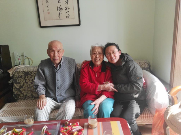 公司開(kāi)展節前送溫暖活動(dòng)